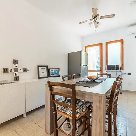 Estay - Stesi House - Parking - Aircon - Wifi